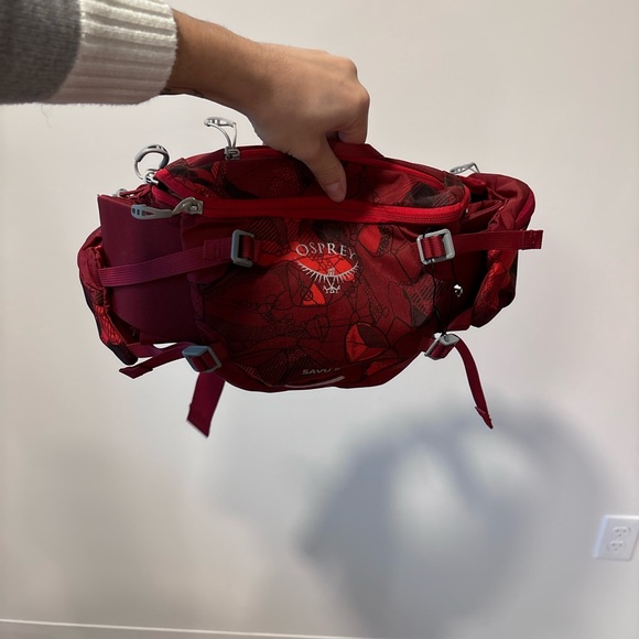 Osprey Savu 5 Belt Bag in Deep Red - Picture 7 of 7